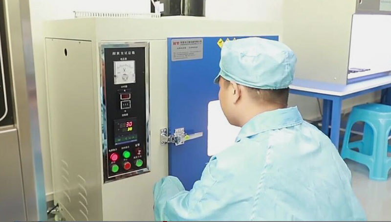 硅膠制品噴有手感油有什么作用？